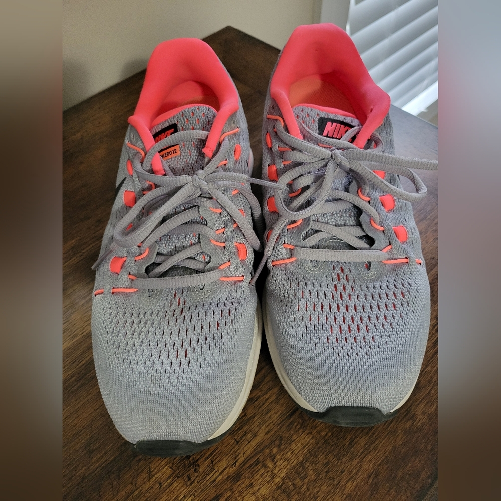 Nike Zoom Vomero 12 Women's Athletic Shoes in Gray and Pink. Like New! - Picture 3 of 7